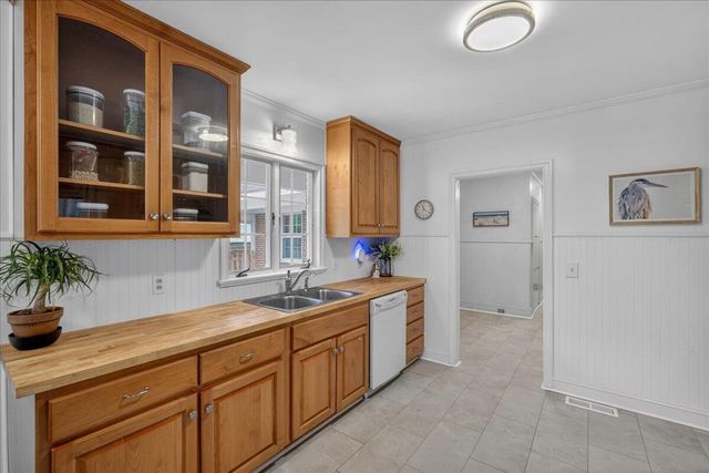 213 N Lemacks Street, Walterboro, SC 29488