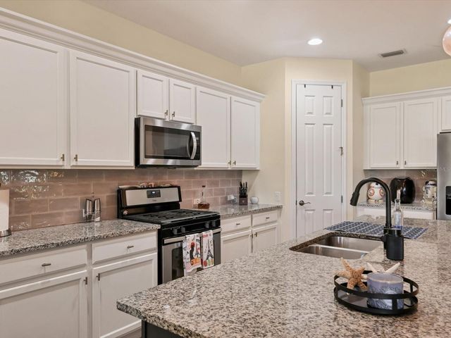 1041 BUTTERCUP GLEN, Bradenton, FL 34212