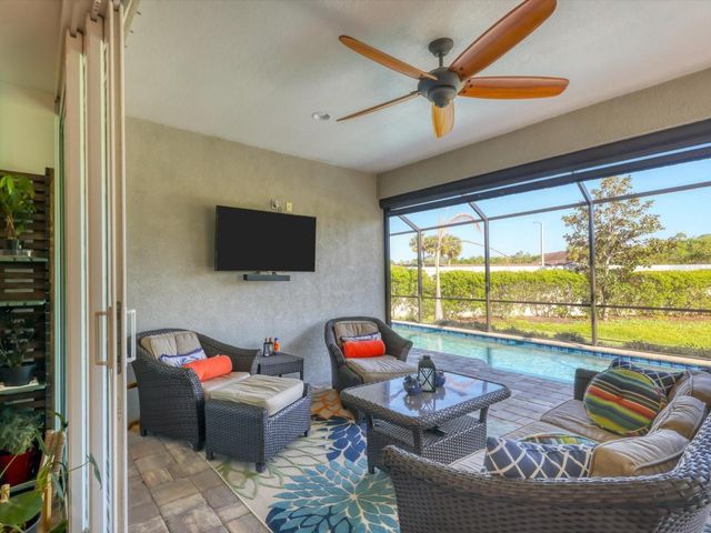 1041 BUTTERCUP GLEN, Bradenton, FL 34212