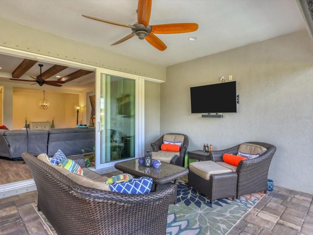 1041 BUTTERCUP GLEN, Bradenton, FL 34212