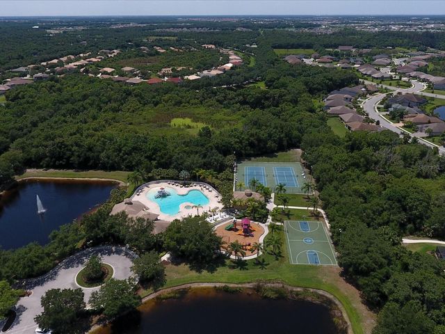 1041 BUTTERCUP GLEN, Bradenton, FL 34212