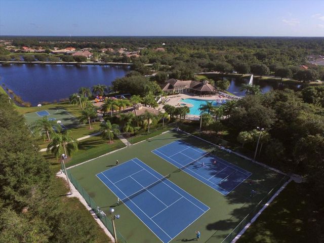 1041 BUTTERCUP GLEN, Bradenton, FL 34212