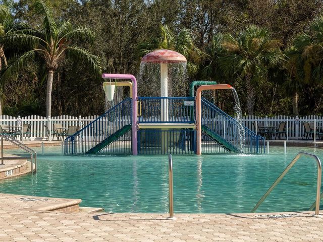 1041 BUTTERCUP GLEN, Bradenton, FL 34212