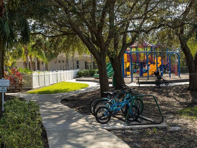 1041 BUTTERCUP GLEN, Bradenton, FL 34212