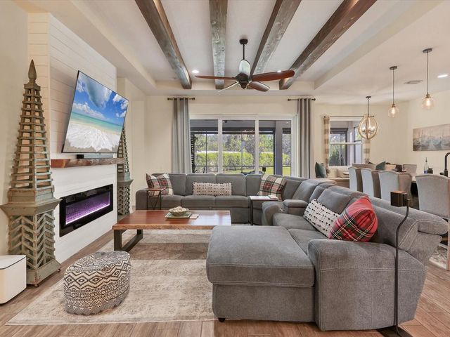 1041 BUTTERCUP GLEN, Bradenton, FL 34212