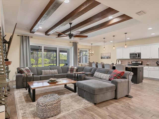 1041 BUTTERCUP GLEN, Bradenton, FL 34212