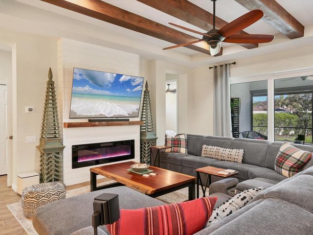 1041 BUTTERCUP GLEN, Bradenton, FL 34212