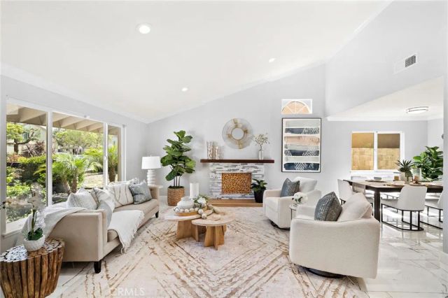 210 W Alton Avenue, Santa Ana, CA 92707