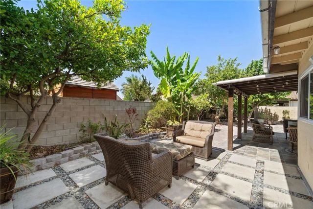 210 W Alton Avenue, Santa Ana, CA 92707