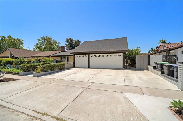 210 W Alton Avenue, Santa Ana, CA 92707