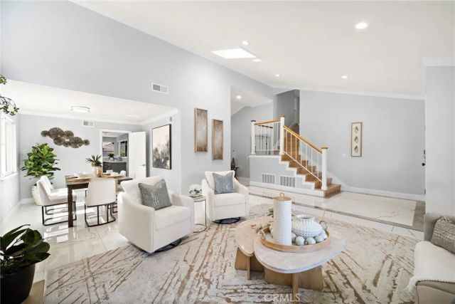 210 W Alton Avenue, Santa Ana, CA 92707