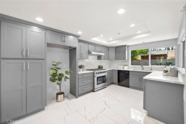 210 W Alton Avenue, Santa Ana, CA 92707