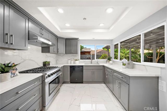 210 W Alton Avenue, Santa Ana, CA 92707