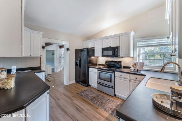 3955 PEACH Drive, Jacksonville, FL 32246