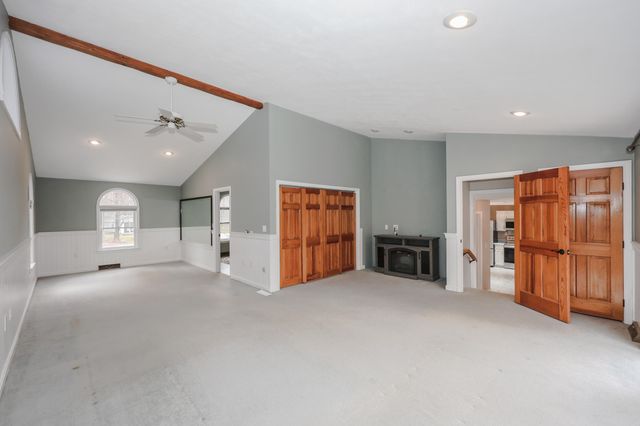 50 Edinburgh Drive, Bedford, NH 03110