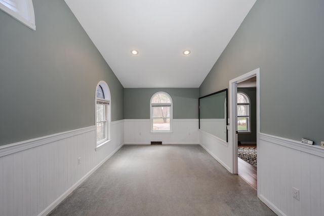 50 Edinburgh Drive, Bedford, NH 03110