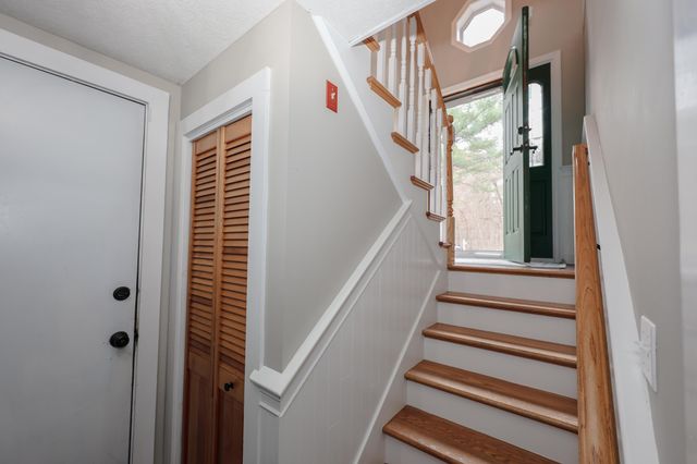 50 Edinburgh Drive, Bedford, NH 03110