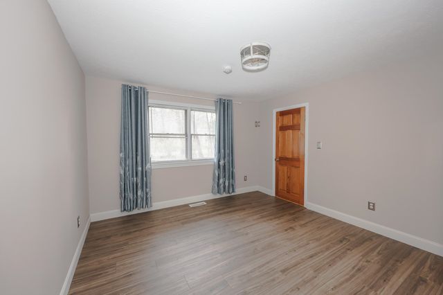 50 Edinburgh Drive, Bedford, NH 03110