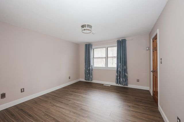 50 Edinburgh Drive, Bedford, NH 03110