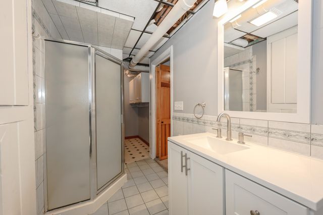 50 Edinburgh Drive, Bedford, NH 03110