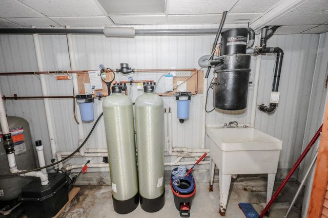 50 Edinburgh Drive, Bedford, NH 03110