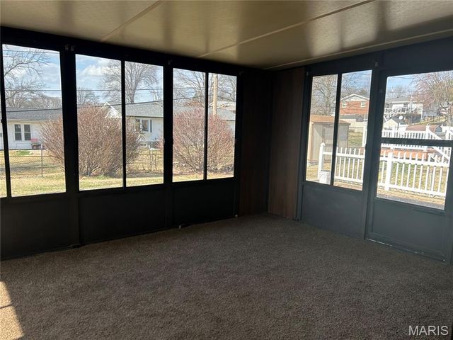 2231 Rosegarden Drive, St Louis, MO 63125