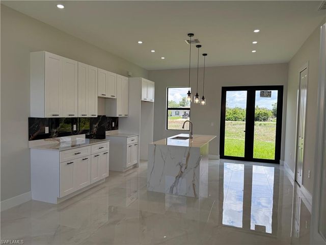 180 Pembroke ST, Lehigh Acres, FL 33974