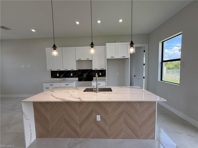 180 Pembroke ST, Lehigh Acres, FL 33974