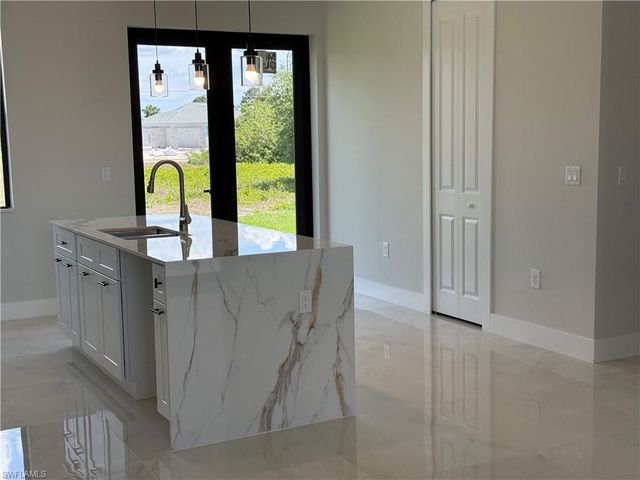 180 Pembroke ST, Lehigh Acres, FL 33974