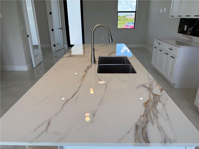 180 Pembroke ST, Lehigh Acres, FL 33974