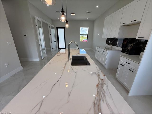 180 Pembroke ST, Lehigh Acres, FL 33974