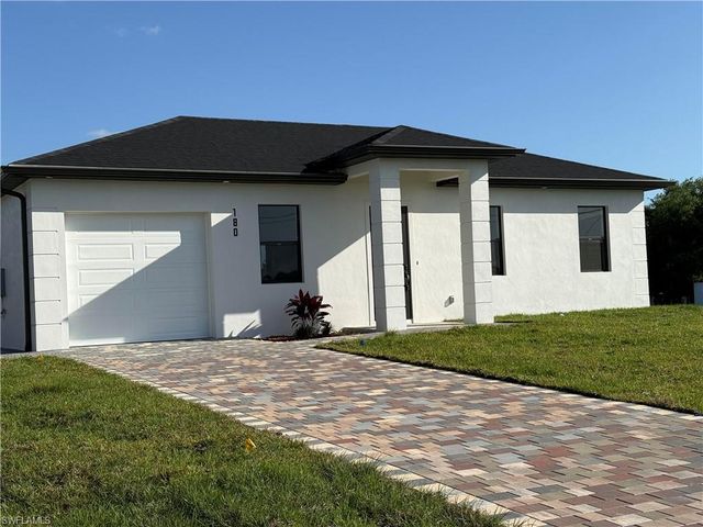 180 Pembroke ST, Lehigh Acres, FL 33974