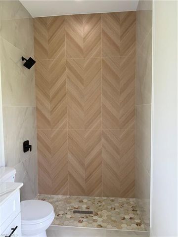 180 Pembroke ST, Lehigh Acres, FL 33974