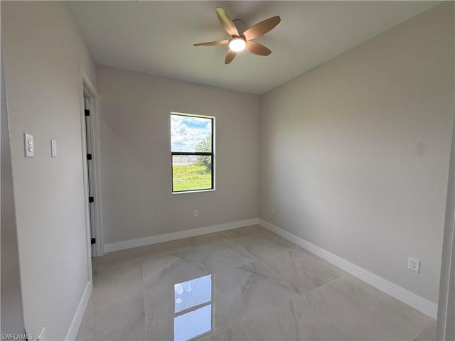 180 Pembroke ST, Lehigh Acres, FL 33974