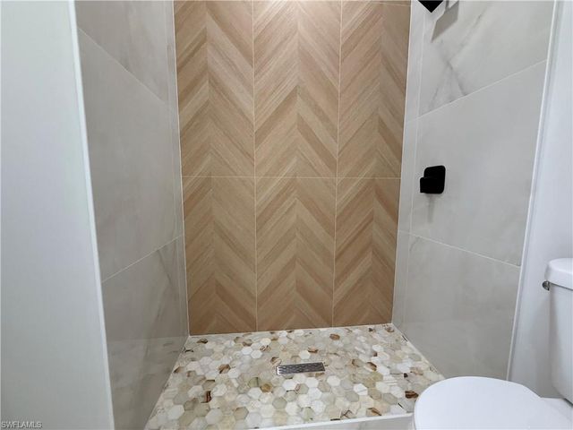 180 Pembroke ST, Lehigh Acres, FL 33974