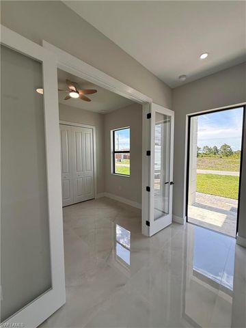 180 Pembroke ST, Lehigh Acres, FL 33974