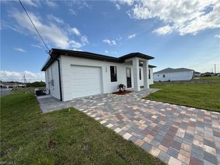 180 Pembroke ST, Lehigh Acres, FL 33974