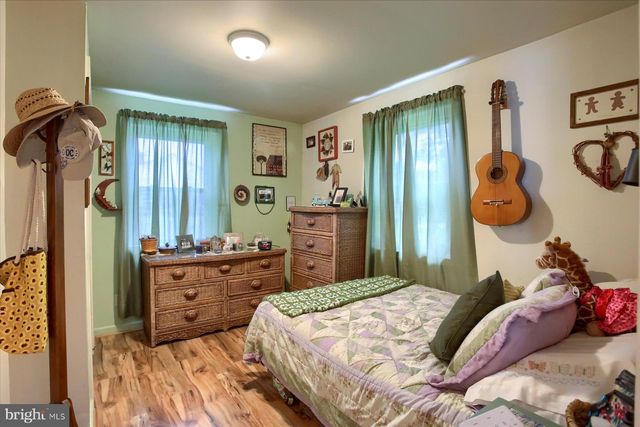 1806 SUNCREST DR, Carlisle, PA 17013