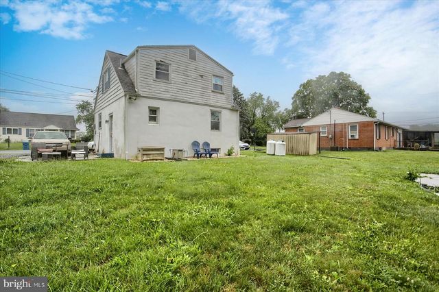1806 SUNCREST DR, Carlisle, PA 17013