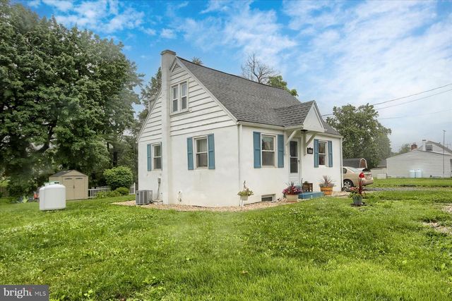 1806 SUNCREST DR, Carlisle, PA 17013