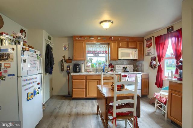 1806 SUNCREST DR, Carlisle, PA 17013