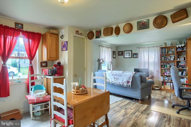1806 SUNCREST DR, Carlisle, PA 17013