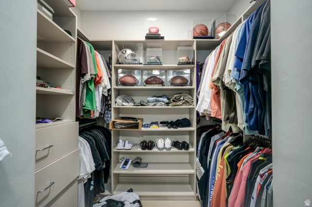 6947 W GRANBURY DR, South Jordan, UT 84009