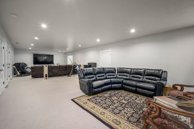 6947 W GRANBURY DR, South Jordan, UT 84009