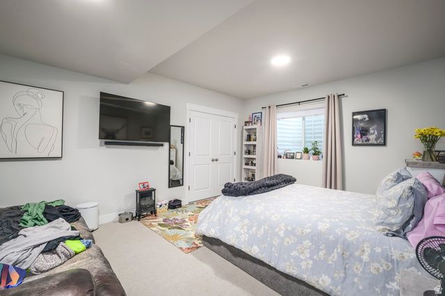6947 W GRANBURY DR, South Jordan, UT 84009