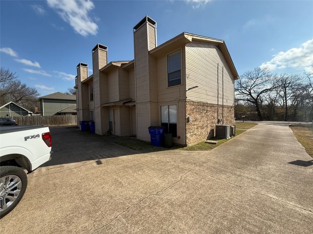422 W 4th Street, Kennedale, TX 76060