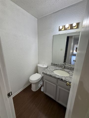 422 W 4th Street, Kennedale, TX 76060