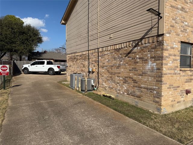 422 W 4th Street, Kennedale, TX 76060