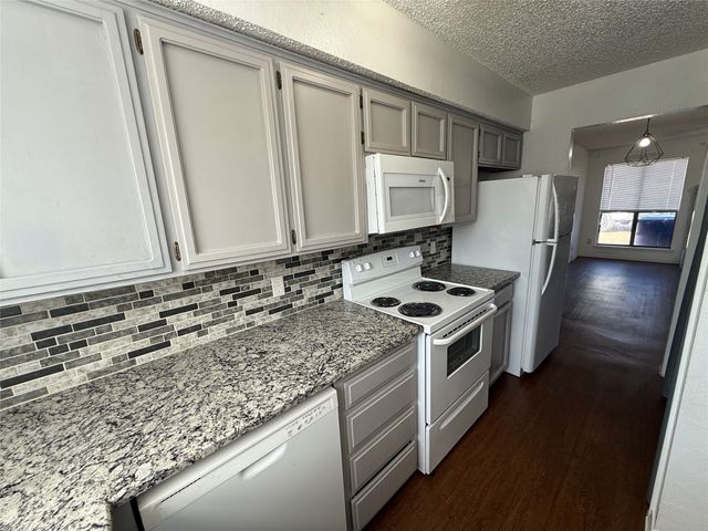 422 W 4th Street, Kennedale, TX 76060