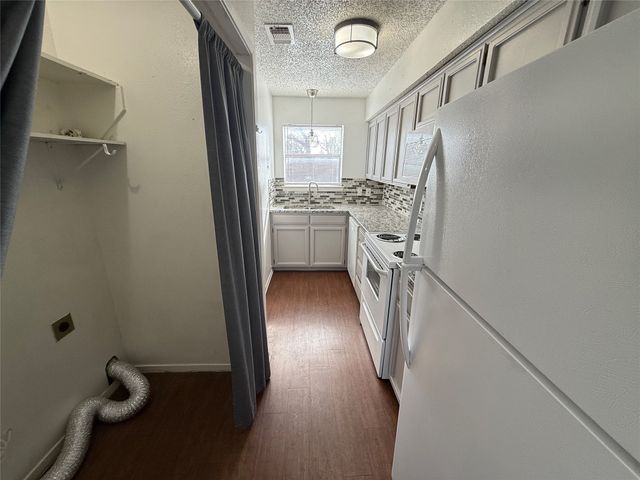 422 W 4th Street, Kennedale, TX 76060